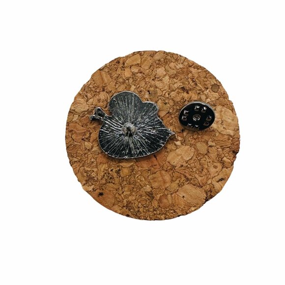 ☀️Emanel Pin Bee Broch Pin Cute Fat Bee Queen Buzzin Bees Shape Insect Kind New - Picture 5 of 7